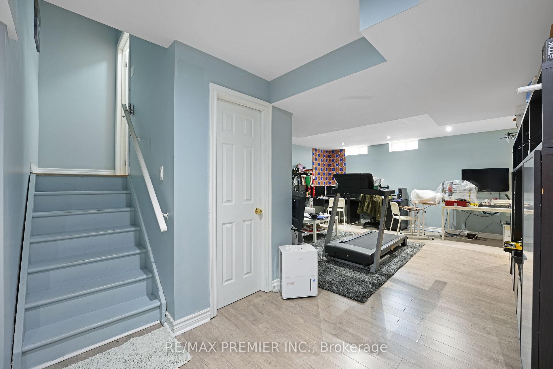 Photo 9 of 217 Barons Street, Vaughan, Kleinburg — HOMEH