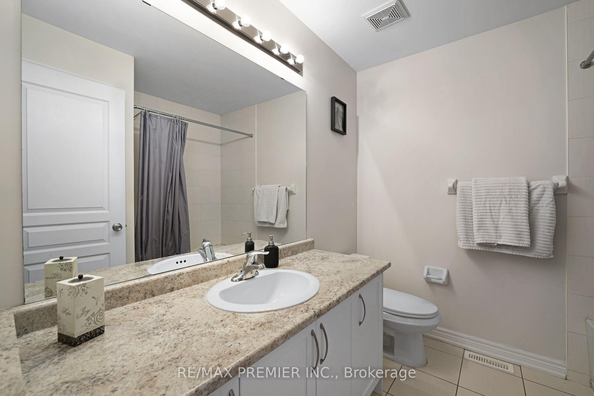 Photo 13 of 217 Barons Street, Vaughan, Kleinburg — HOMEH