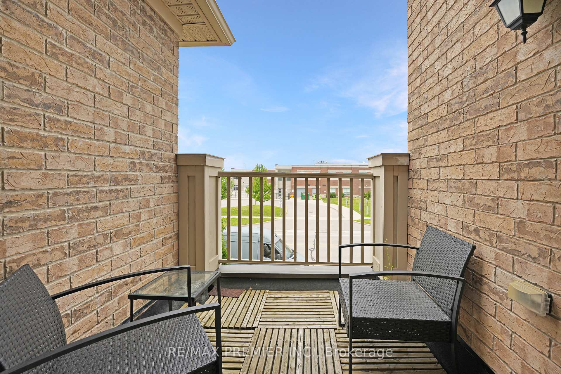 Photo 7 of 217 Barons Street, Vaughan, Kleinburg — HOMEH