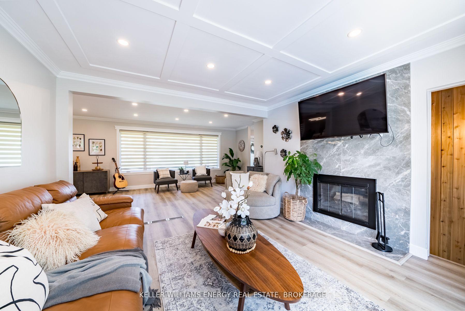 Photo 15 of 851 Swiss Heights, Oshawa, Pinecrest — HOMEH