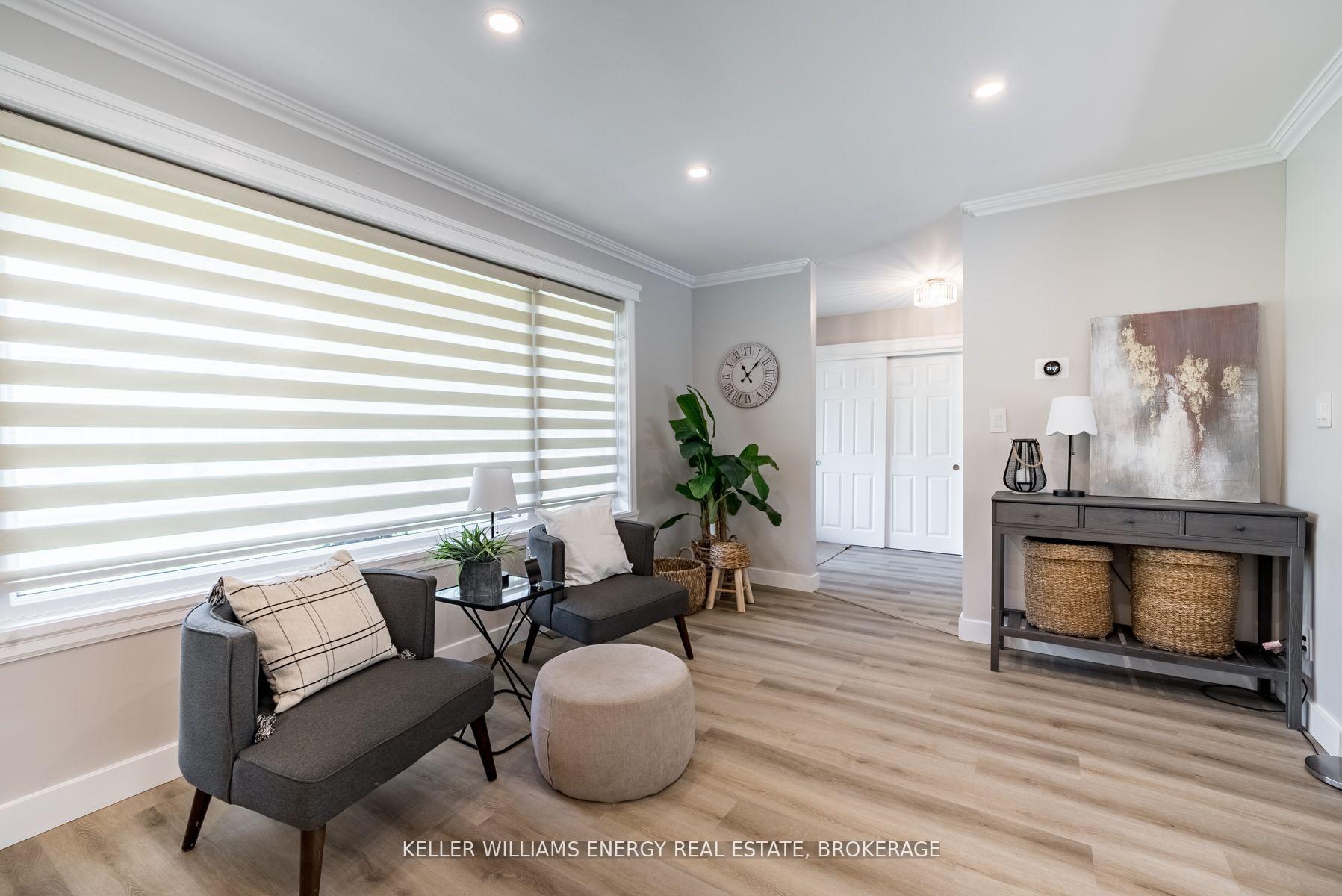 Photo 9 of 851 Swiss Heights, Oshawa, Pinecrest — HOMEH