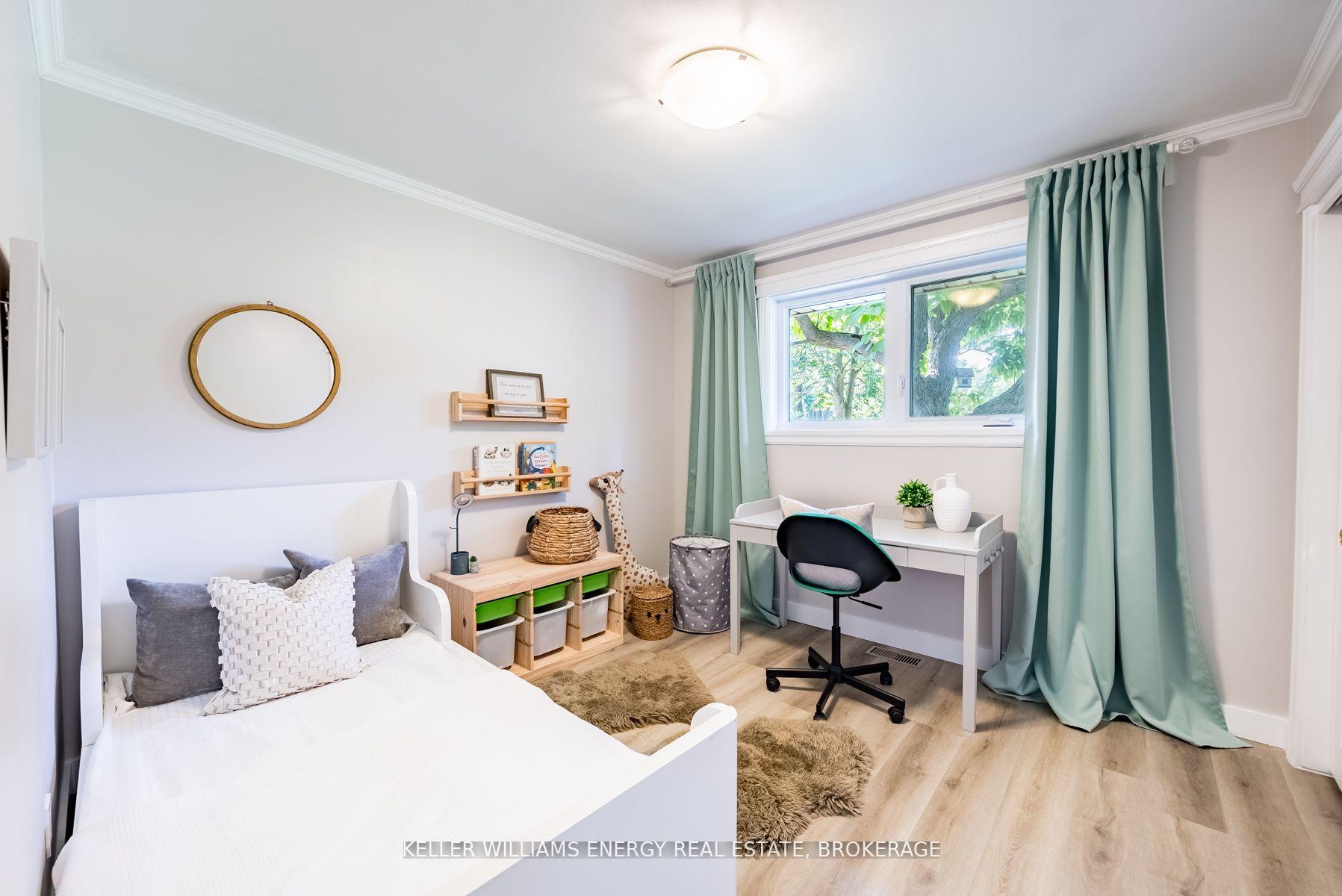 Photo 20 of 851 Swiss Heights, Oshawa, Pinecrest — HOMEH