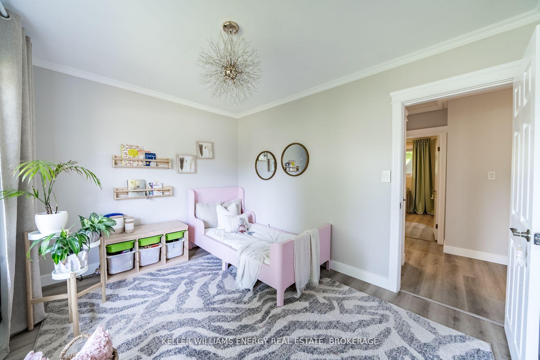 Photo 40 of 851 Swiss Heights, Oshawa, Pinecrest — HOMEH