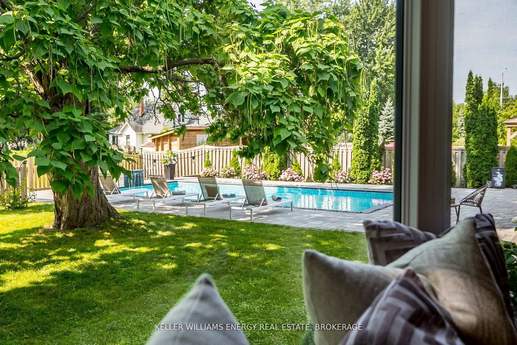 Photo 31 of 851 Swiss Heights, Oshawa, Pinecrest — HOMEH