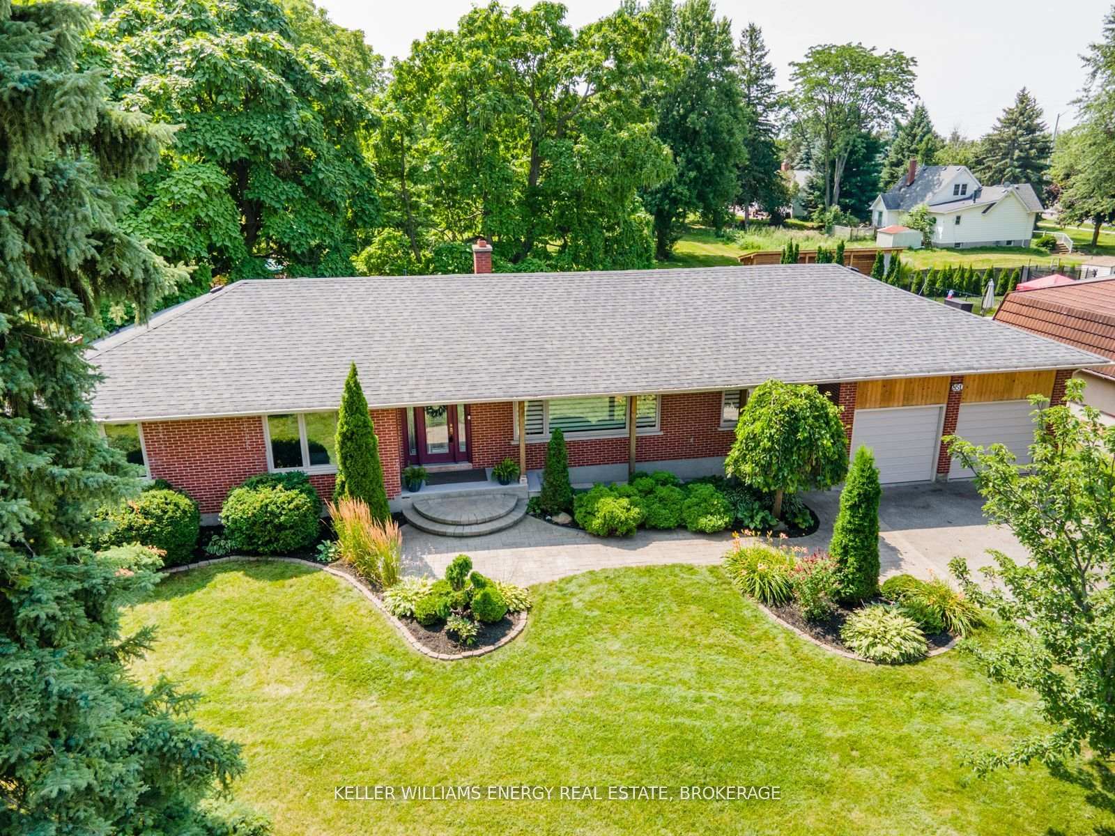 Photo 34 of 851 Swiss Heights, Oshawa, Pinecrest — HOMEH