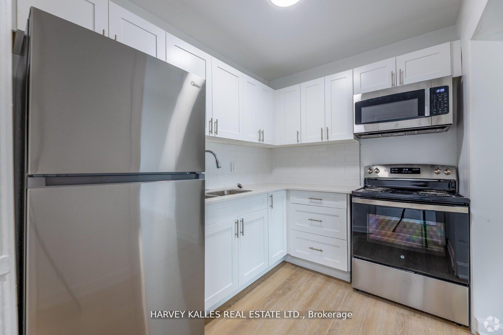Photo 1 of Unit 38, 320 Lonsdale Road, Toronto, Forest Hill South — HOMEH