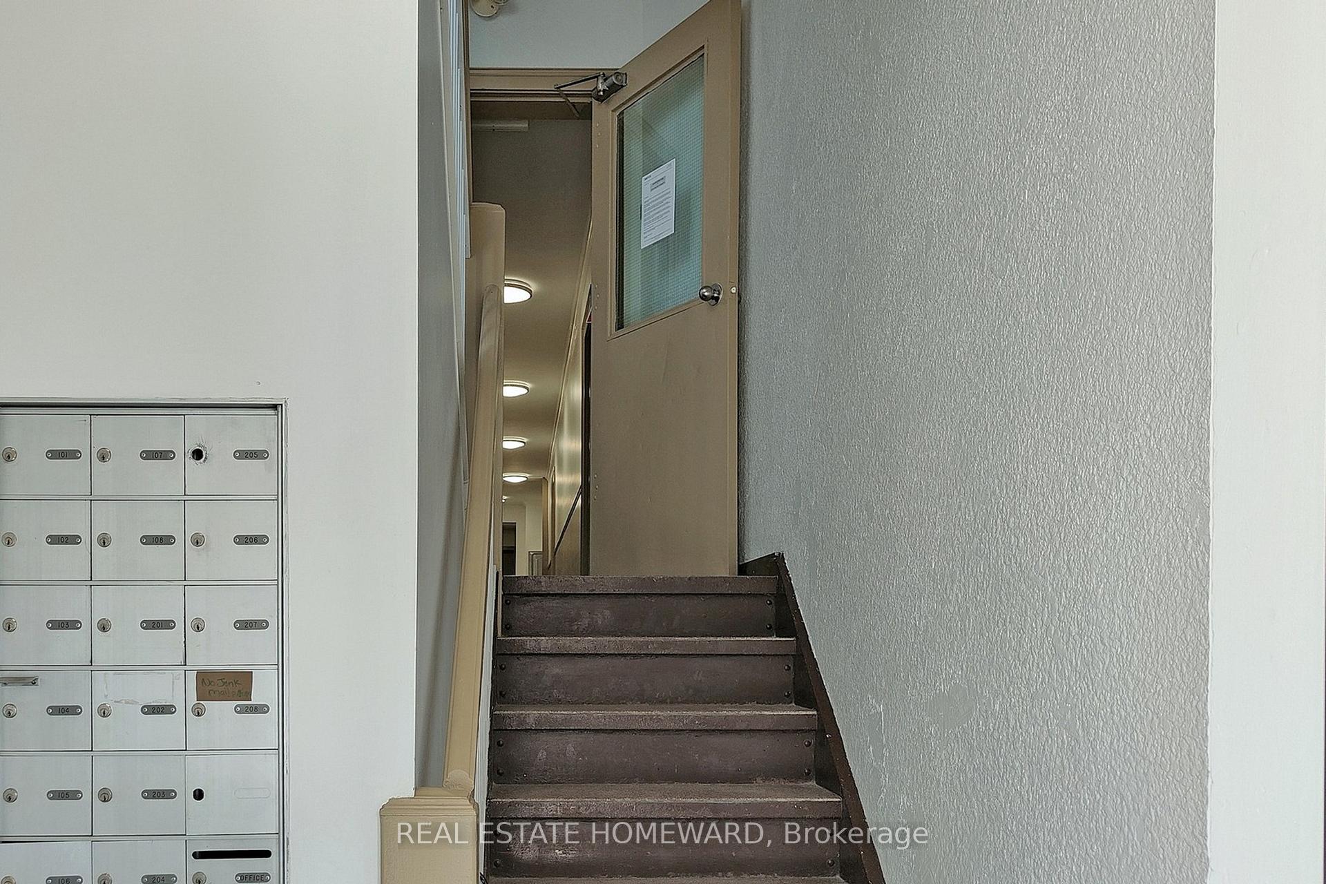 Photo 10 of Unit 204, 1566 Avenue Road, Toronto, Bedford Park-Nortown — HOMEH