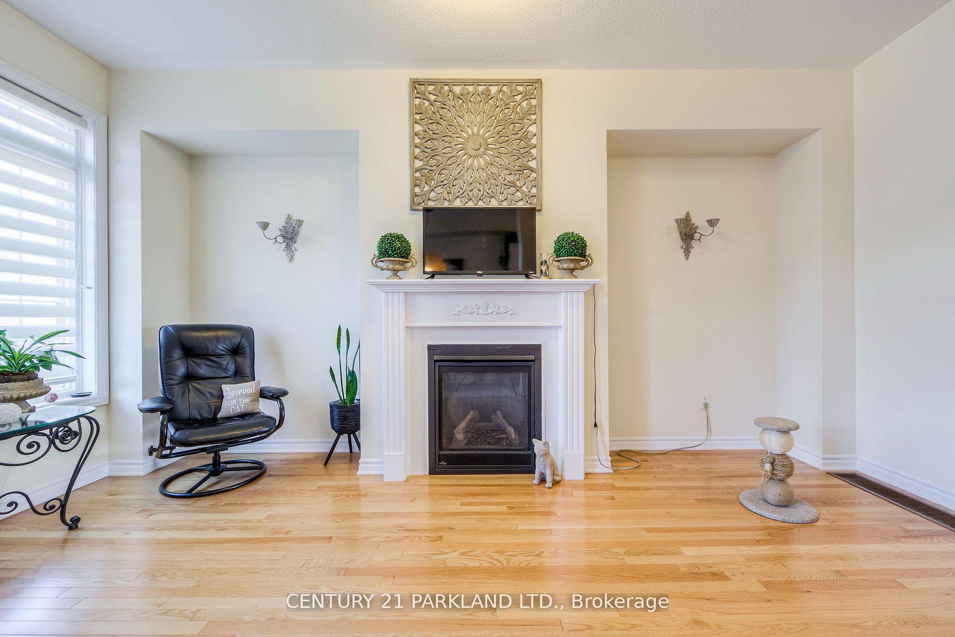 Photo 4 of 178 Farooq Boulevard, Vaughan, Vellore Village — HOMEH