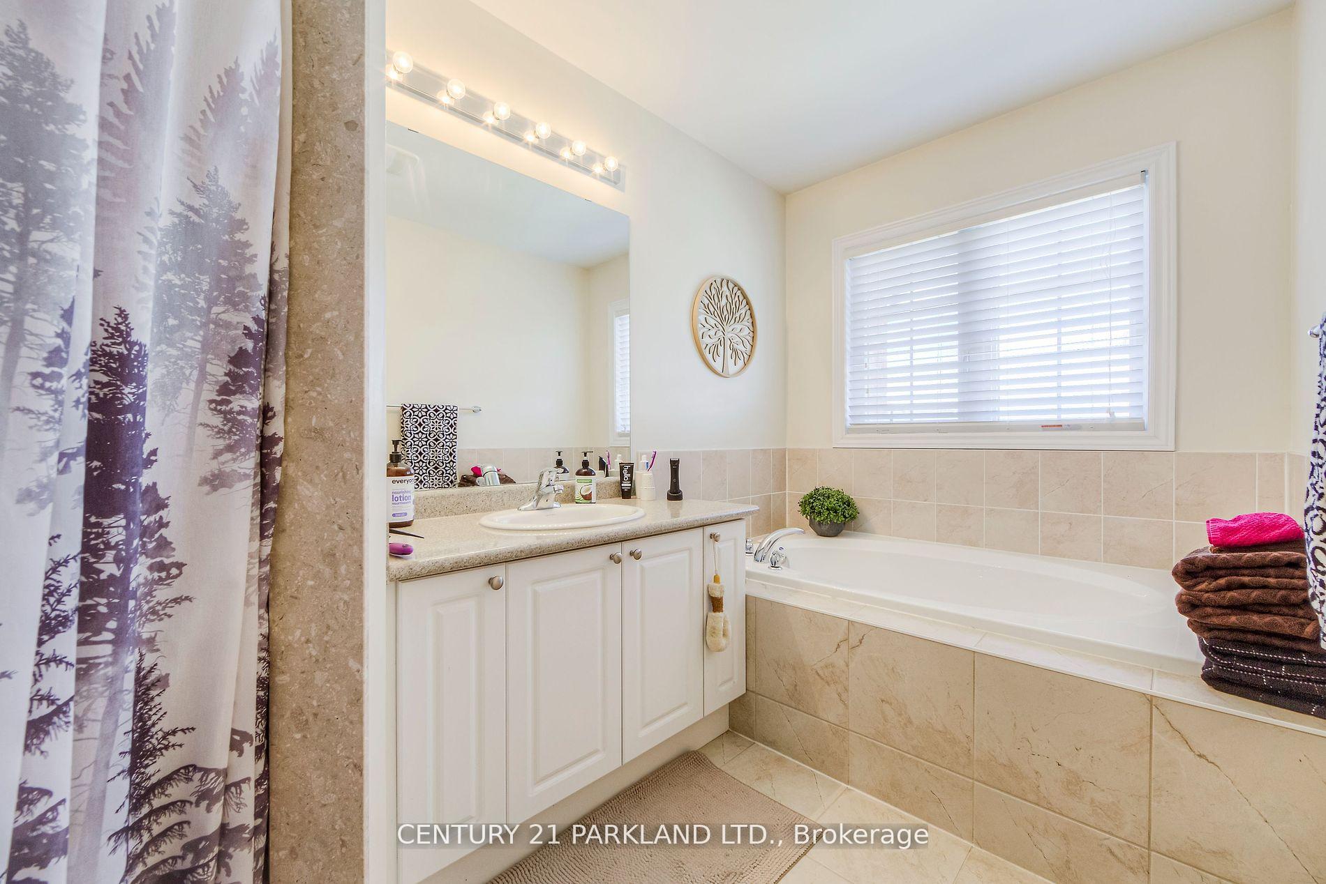 Photo 12 of 178 Farooq Boulevard, Vaughan, Vellore Village — HOMEH