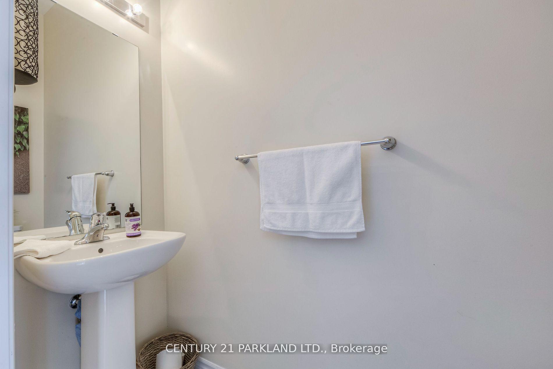 Photo 11 of 178 Farooq Boulevard, Vaughan, Vellore Village — HOMEH