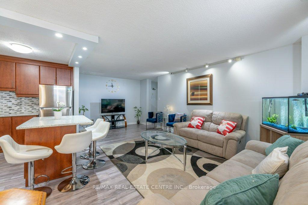Photo 13 of Unit 912, 1950 Kennedy Road, Scarborough, Dorset Park — HOMEH
