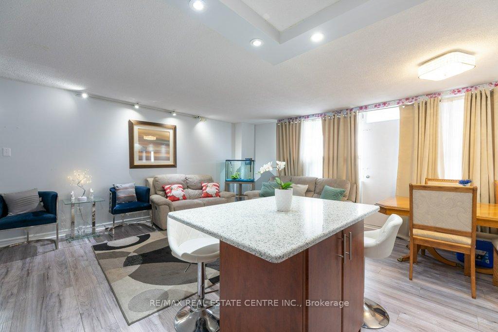 Photo 15 of Unit 912, 1950 Kennedy Road, Scarborough, Dorset Park — HOMEH
