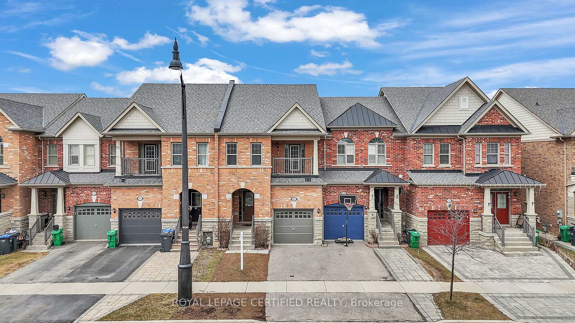 Photo 2 of 66 Goodsway Trail, Brampton, Northwest Brampton — HOMEH