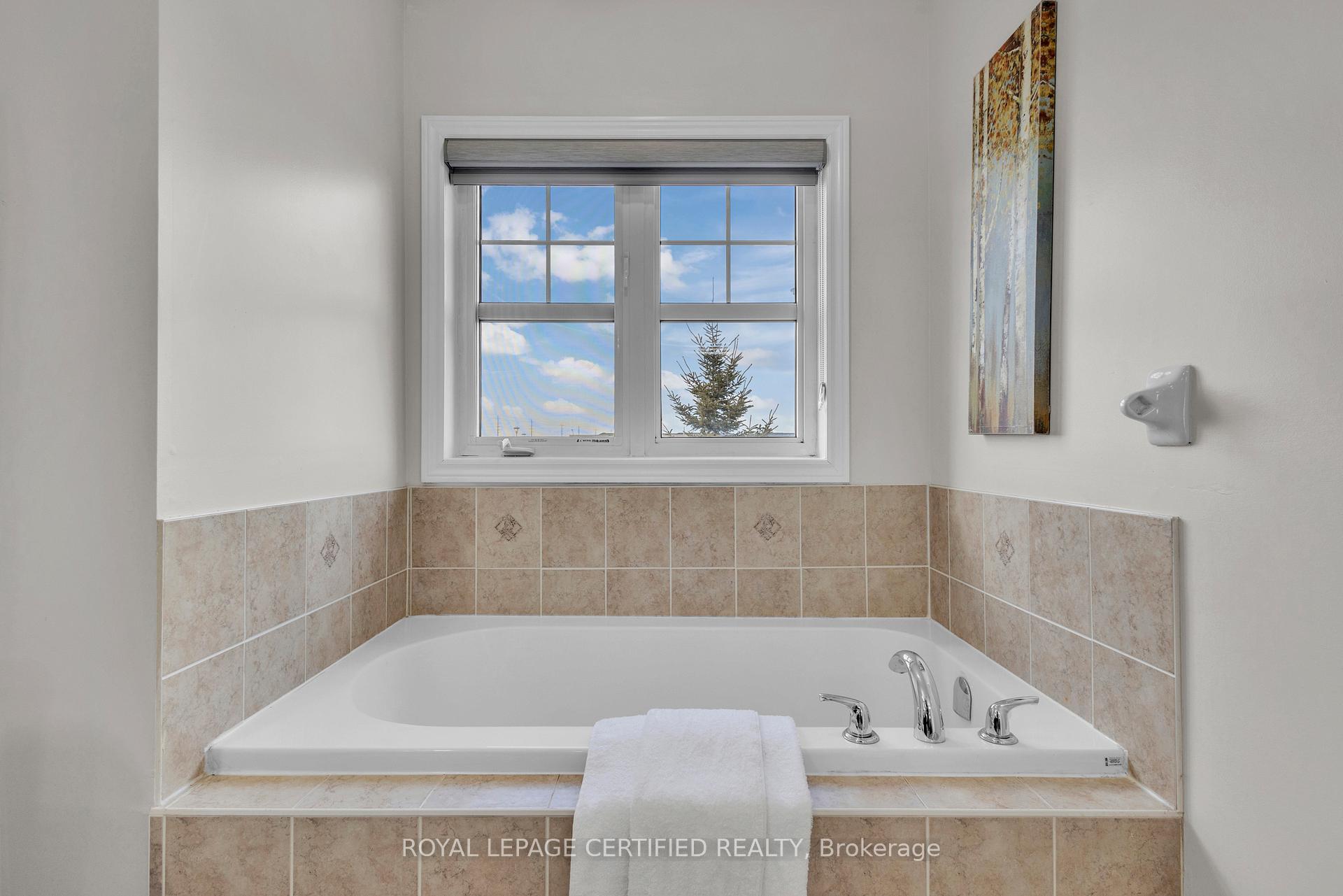 Photo 19 of 66 Goodsway Trail, Brampton, Northwest Brampton — HOMEH