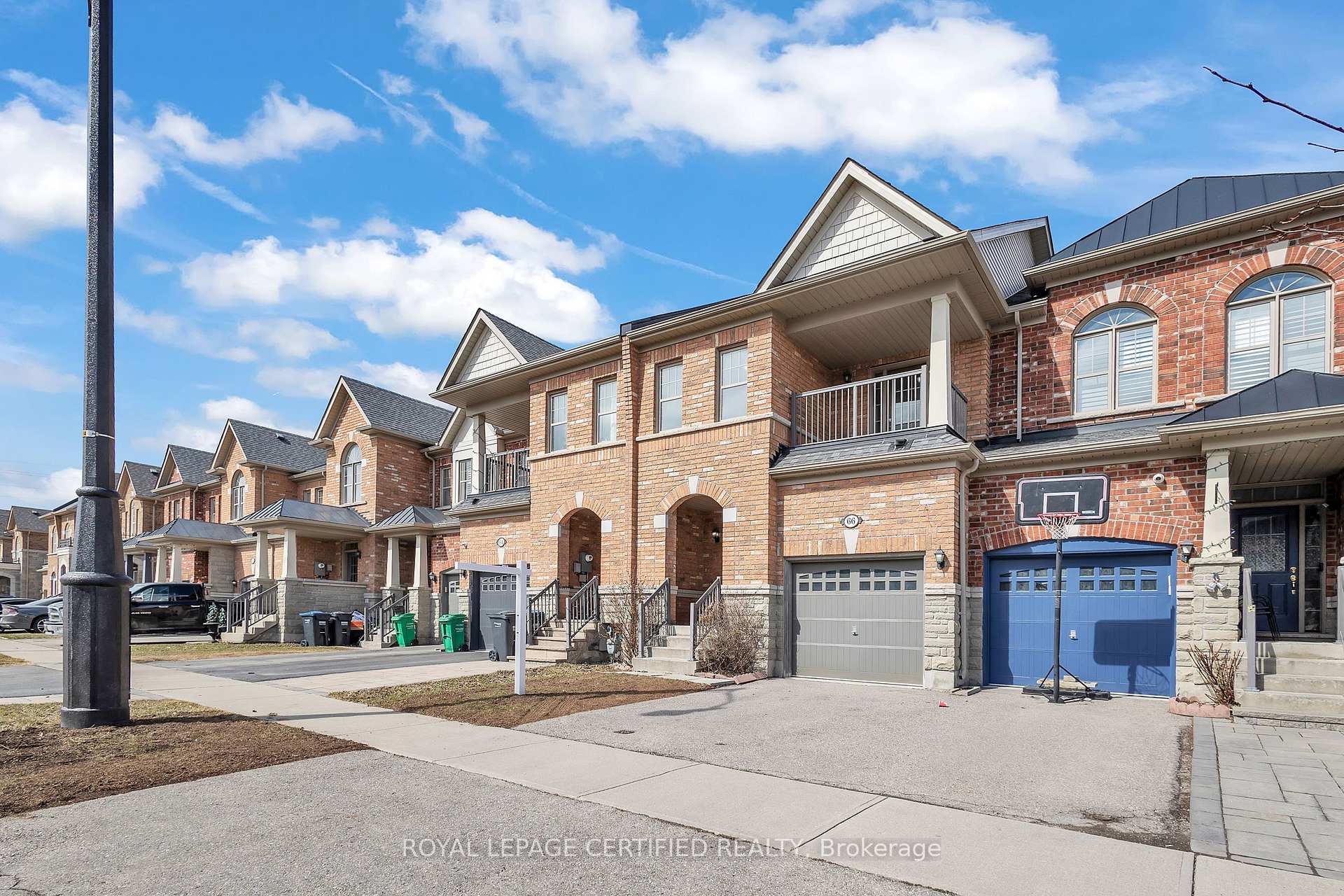 Photo 37 of 66 Goodsway Trail, Brampton, Northwest Brampton — HOMEH