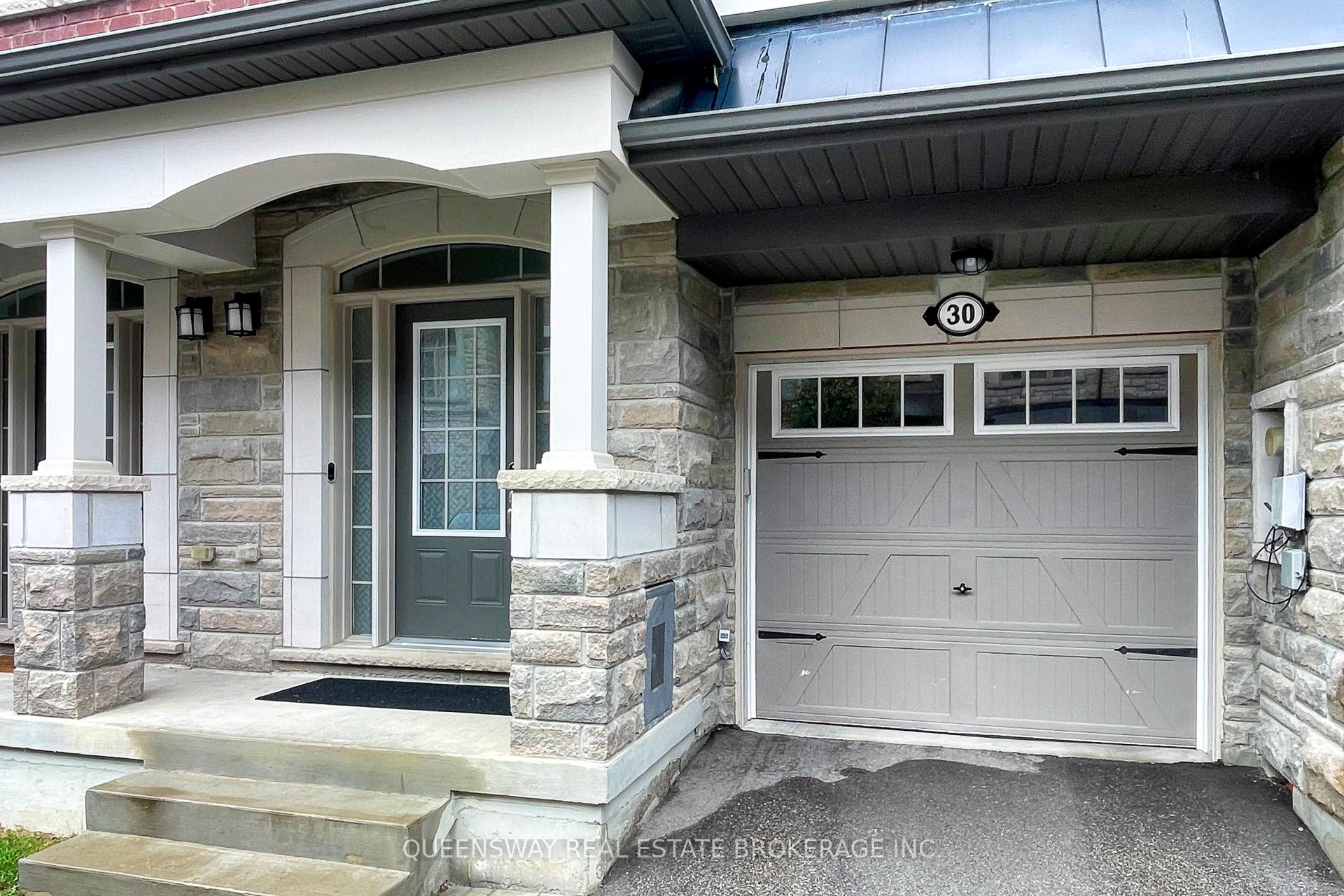 Photo 3 of 30 Ingleside Street, Vaughan, East Woodbridge — HOMEH