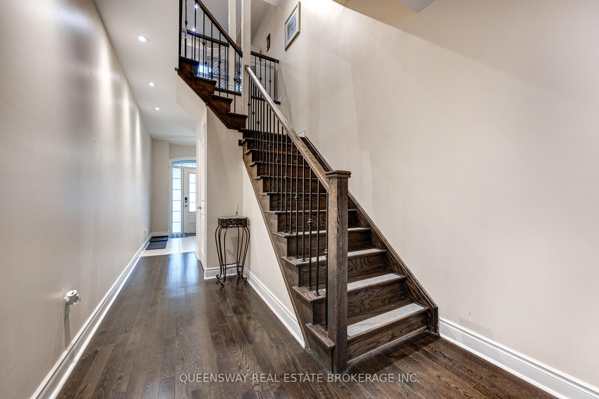 Photo 12 of 30 Ingleside Street, Vaughan, East Woodbridge — HOMEH