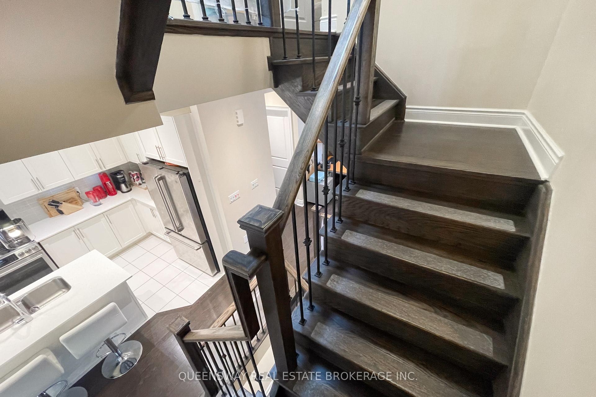 Photo 11 of 30 Ingleside Street, Vaughan, East Woodbridge — HOMEH