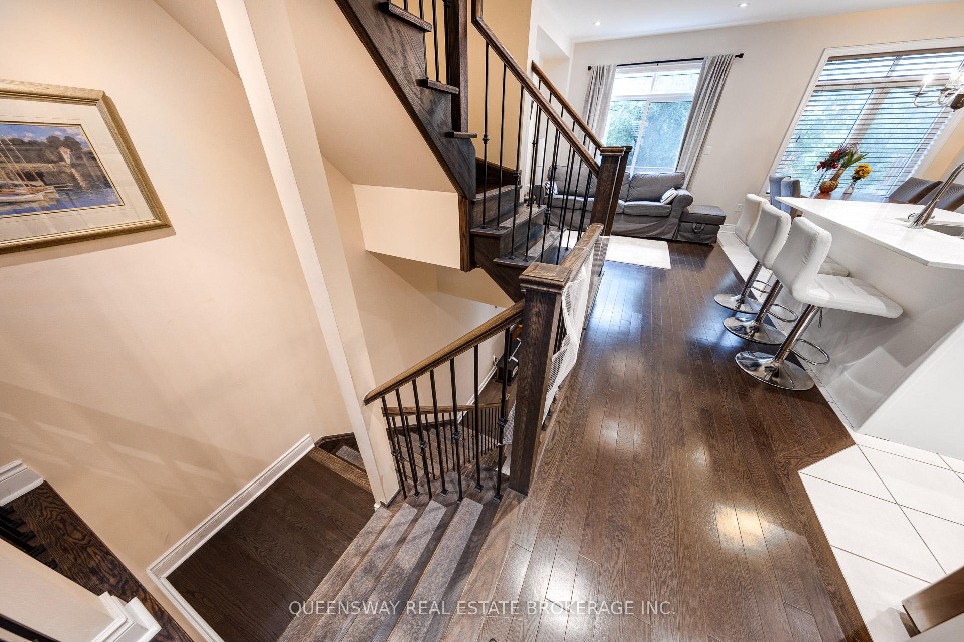 Photo 9 of 30 Ingleside Street, Vaughan, East Woodbridge — HOMEH