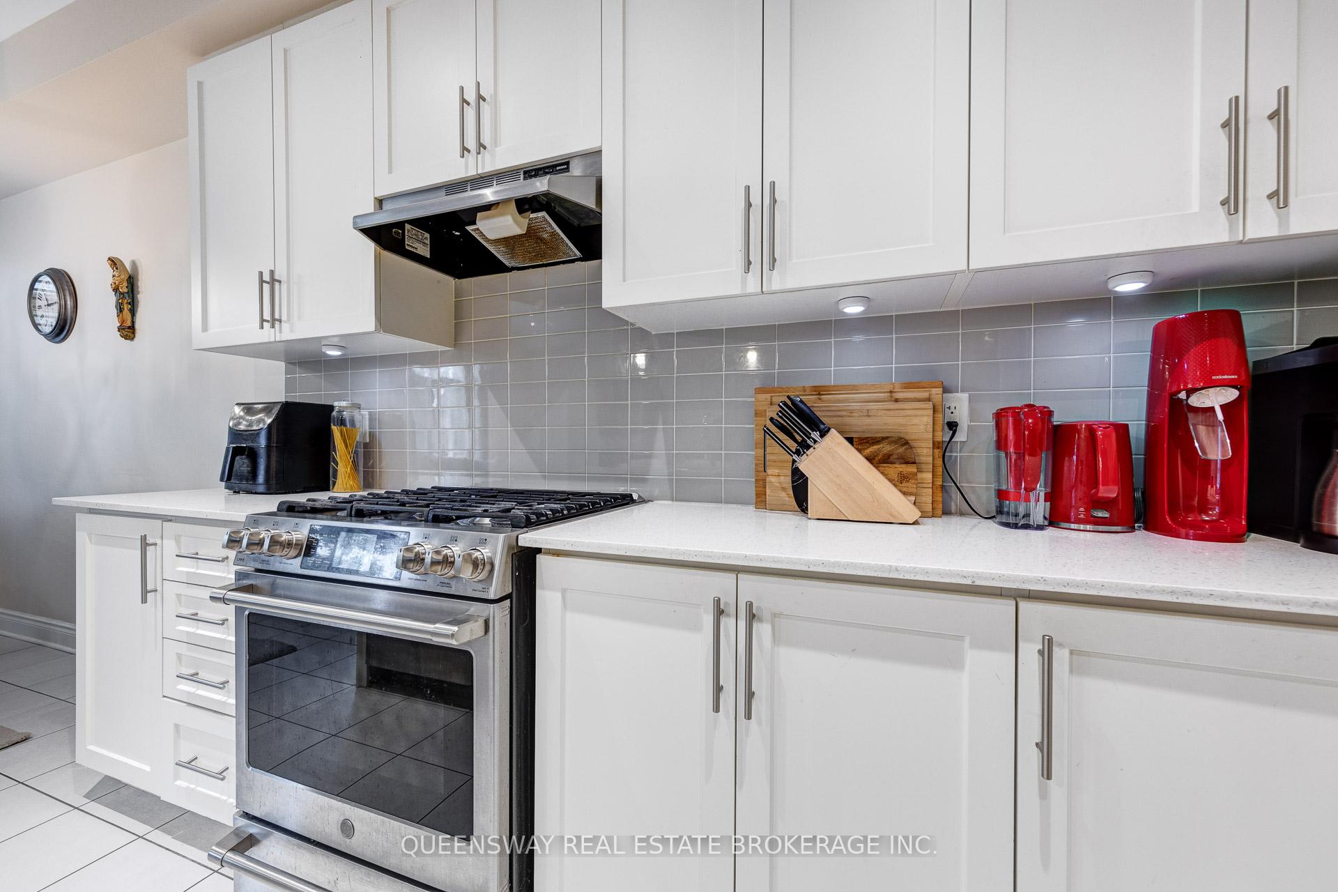 Photo 15 of 30 Ingleside Street, Vaughan, East Woodbridge — HOMEH