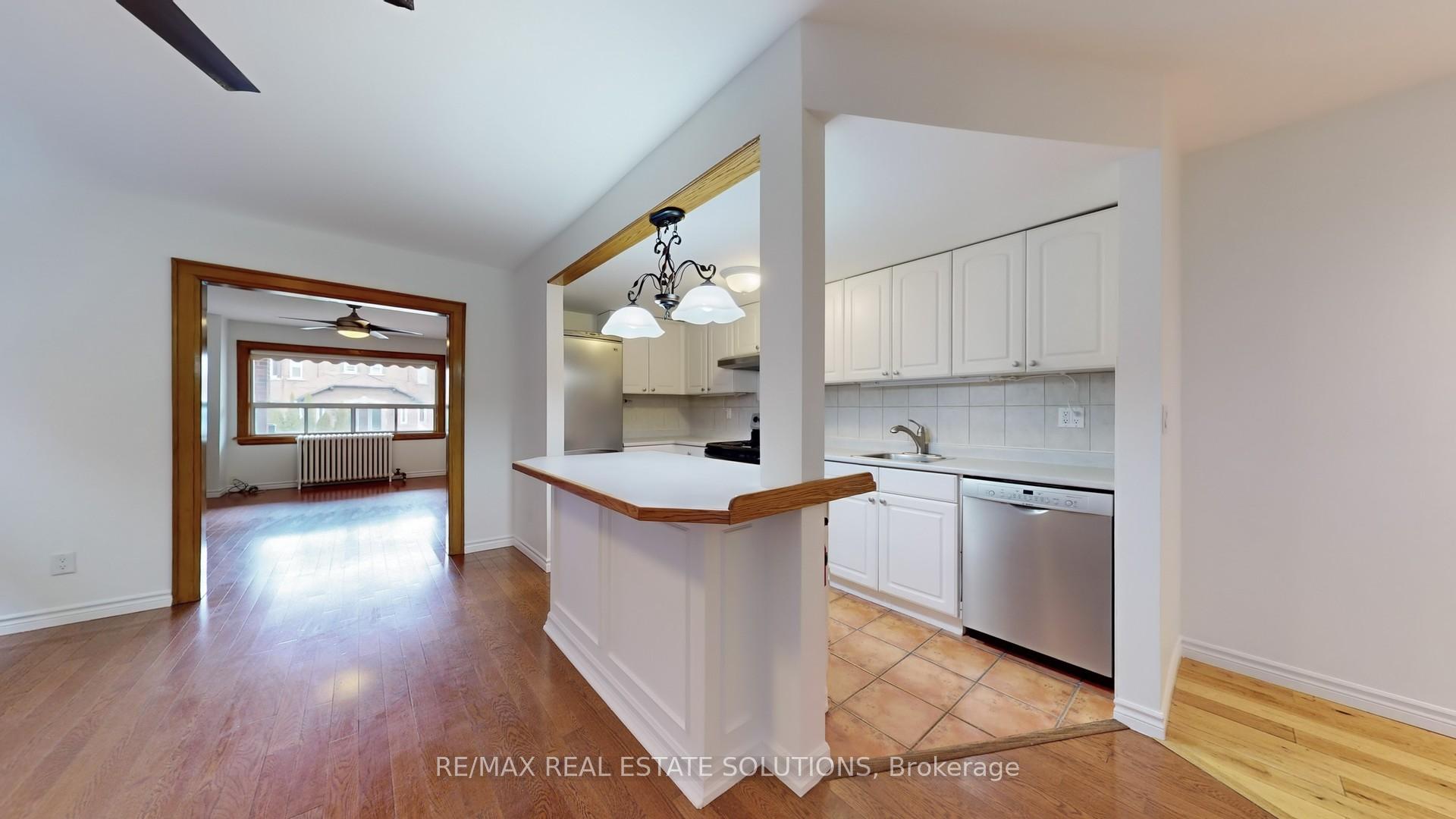 Photo 4 of Unit Main, 62 Glen Manor Drive, Toronto, The Beaches — HOMEH