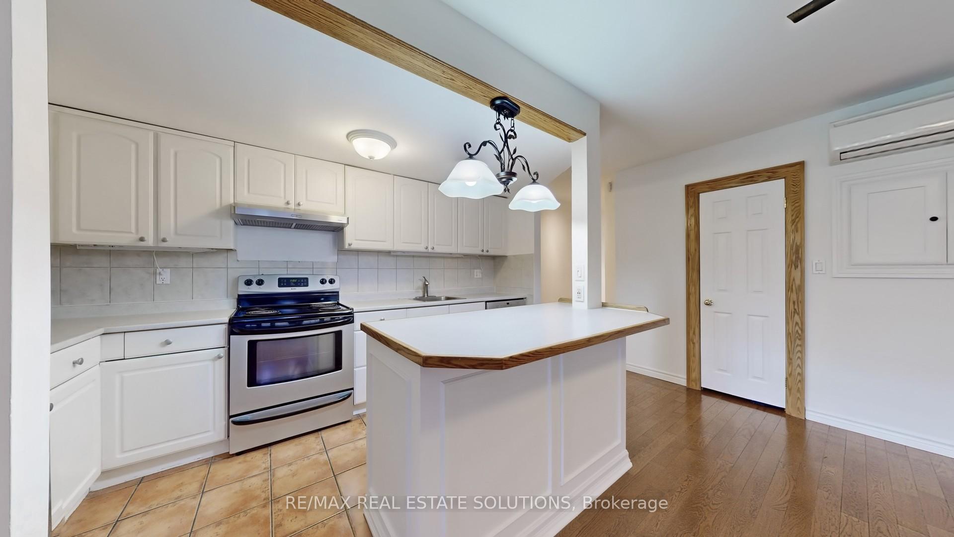 Photo 6 of Unit Main, 62 Glen Manor Drive, Toronto, The Beaches — HOMEH