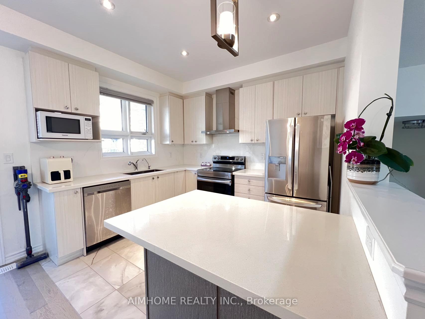 Photo 10 of 86 Massachusetts Lane S, Markham, Wismer — HOMEH