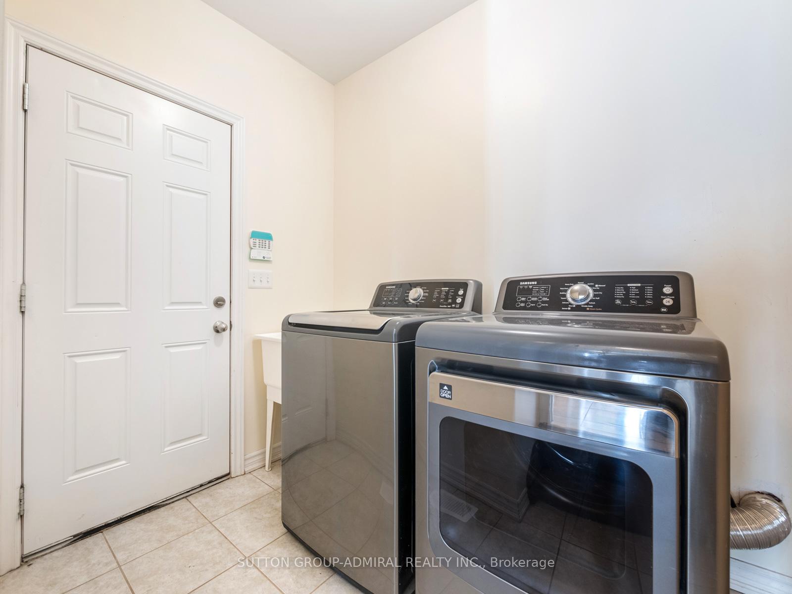 Photo 12 of 124 Evershot Crescent, Markham, Wismer — HOMEH