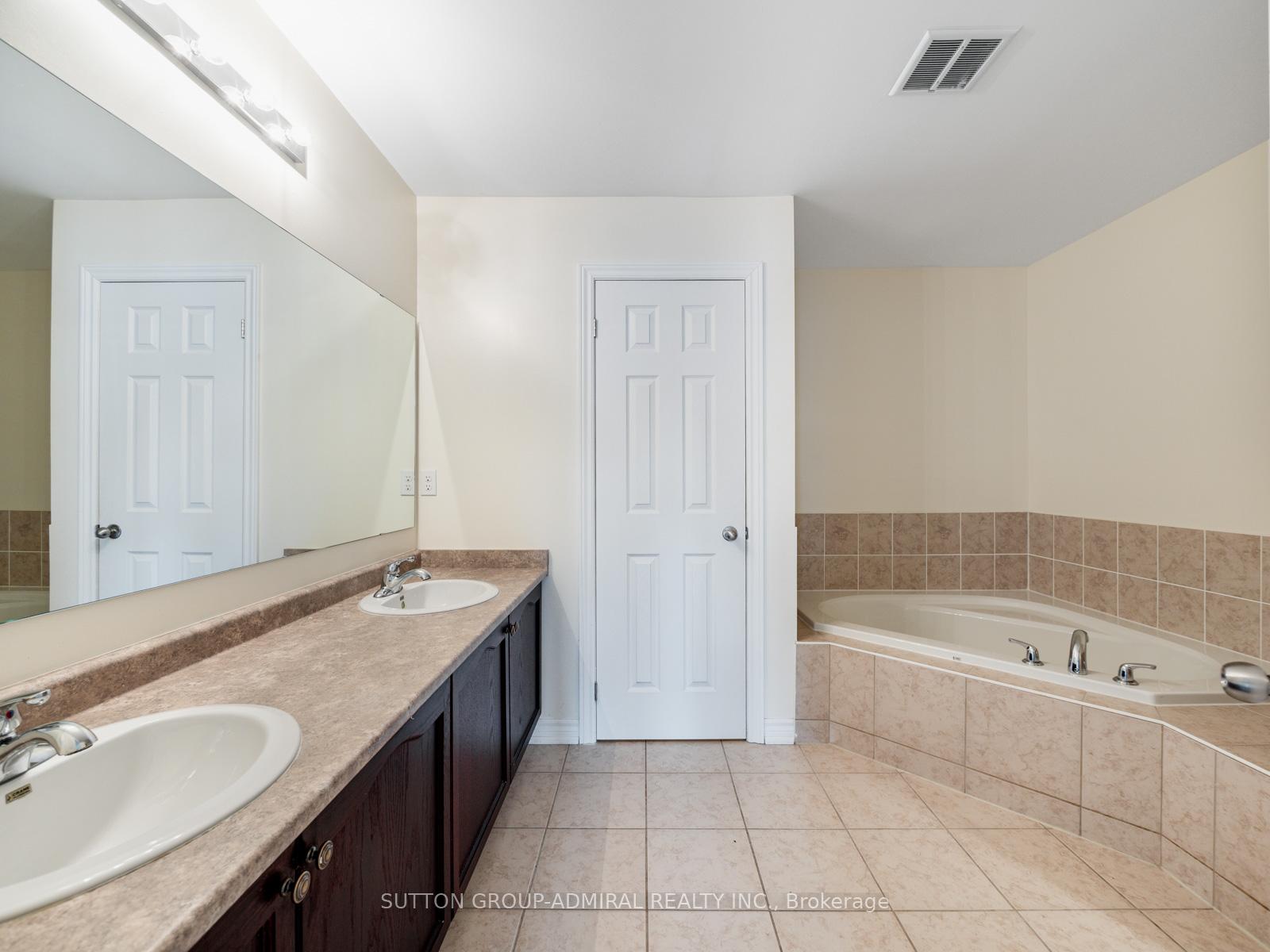 Photo 33 of 124 Evershot Crescent, Markham, Wismer — HOMEH