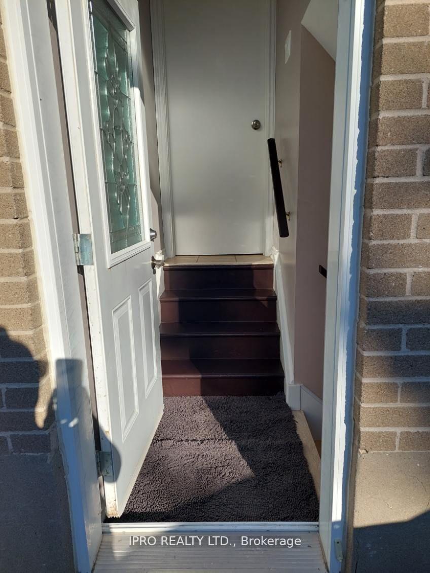 Photo 1 of Unit Bsmt, 16 Billingsgate Crescent, Ajax, South East — HOMEH