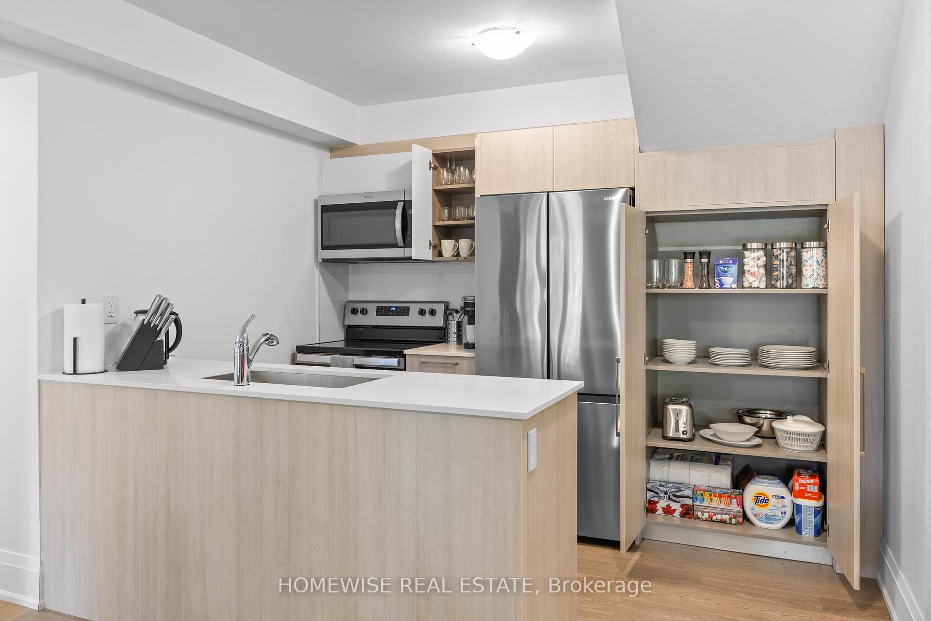 Photo 3 of Unit 2B, 1673 Bathurst Street, Toronto, Forest Hill South — HOMEH