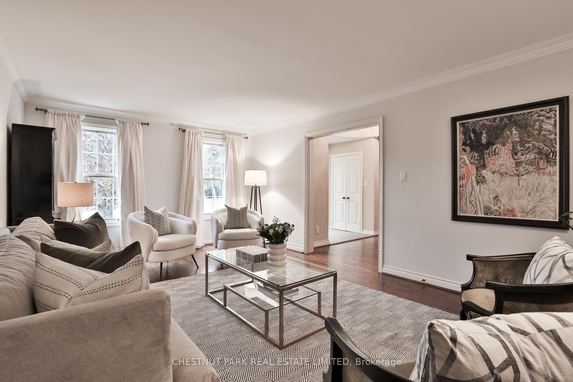 Photo 9 of 24 McGlashan Court, Toronto, Bedford Park-Nortown — HOMEH