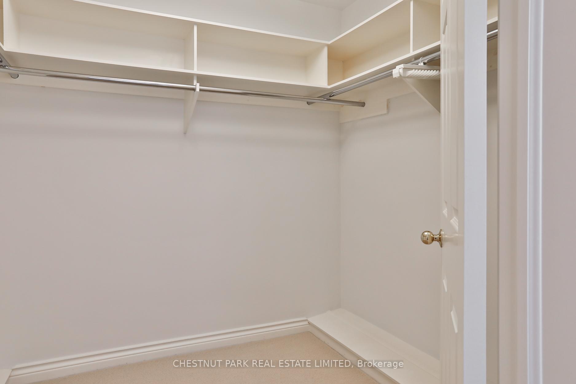 Photo 20 of 24 McGlashan Court, Toronto, Bedford Park-Nortown — HOMEH