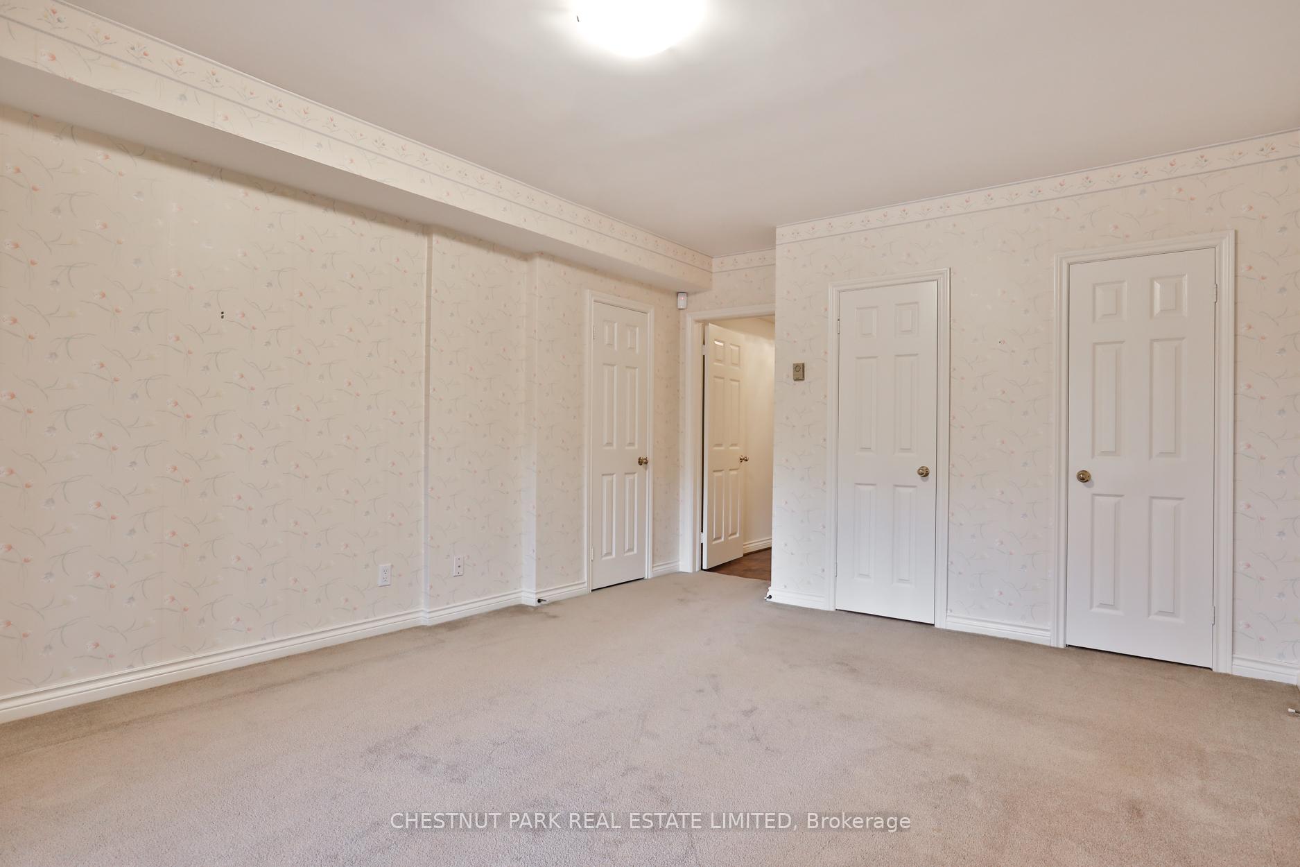Photo 12 of 24 McGlashan Court, Toronto, Bedford Park-Nortown — HOMEH