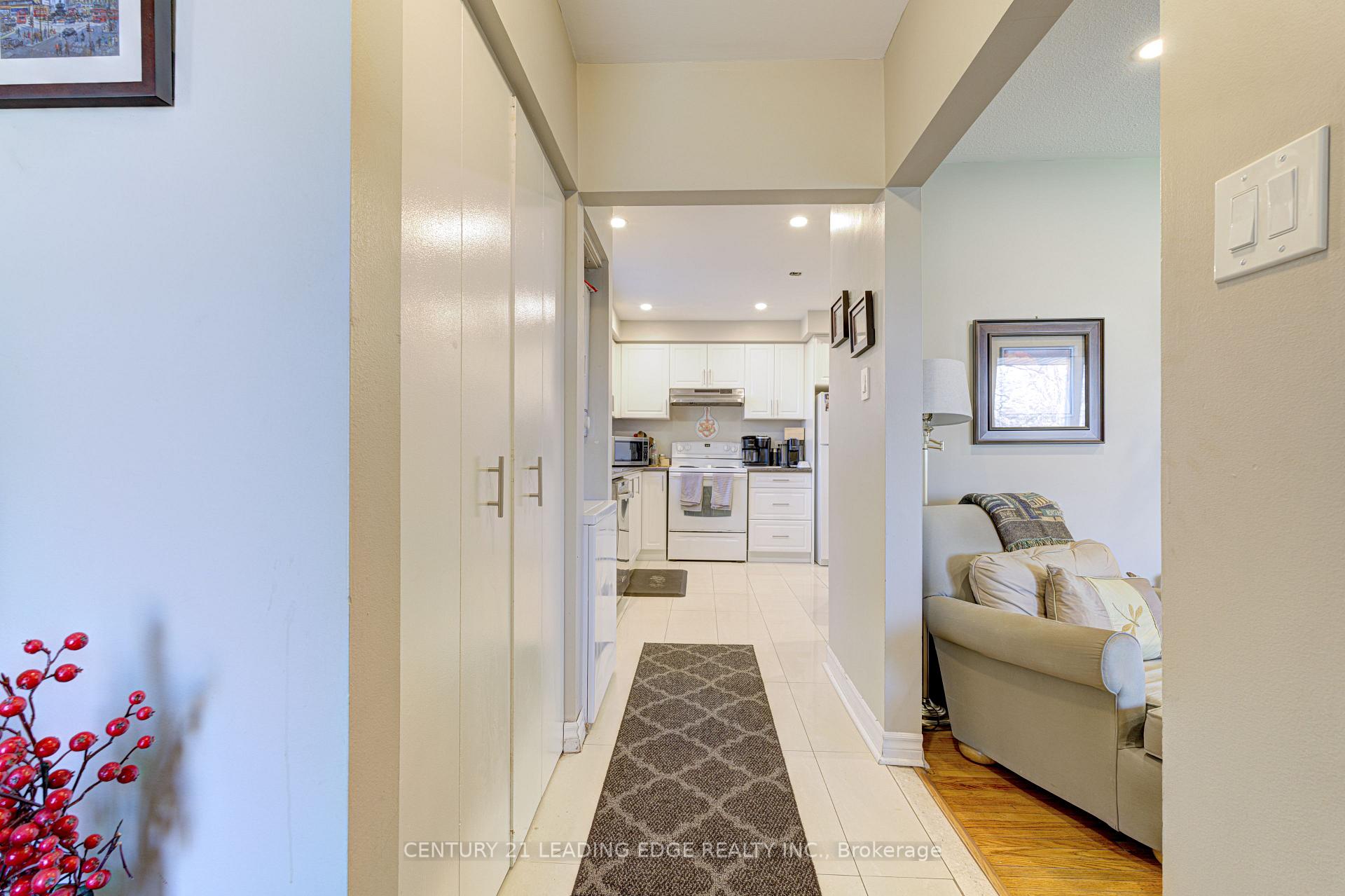 Photo 3 of 645 Balmoral Drive, Brampton, Southgate — HOMEH