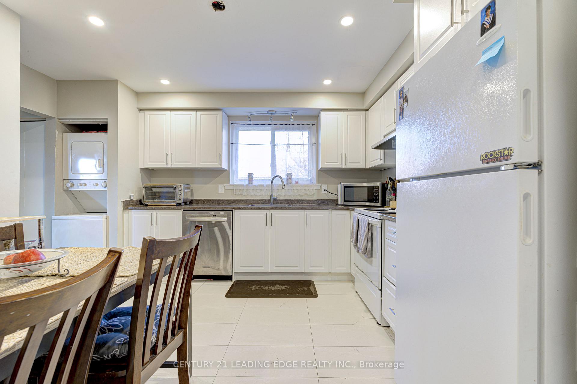 Photo 2 of 645 Balmoral Drive, Brampton, Southgate — HOMEH