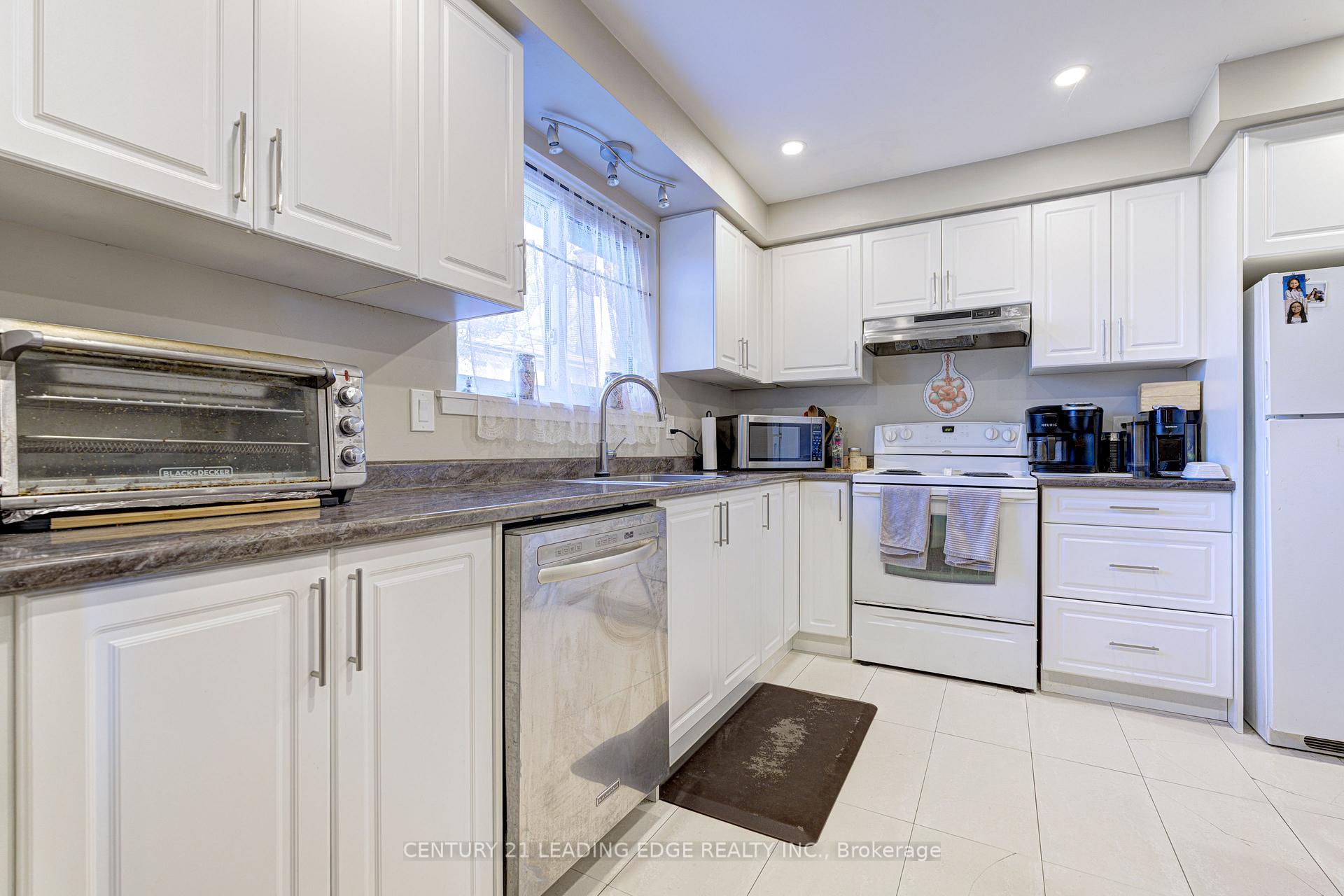 Photo 13 of 645 Balmoral Drive, Brampton, Southgate — HOMEH
