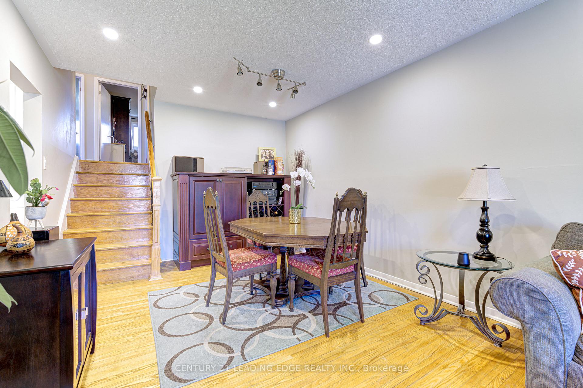 Photo 10 of 645 Balmoral Drive, Brampton, Southgate — HOMEH