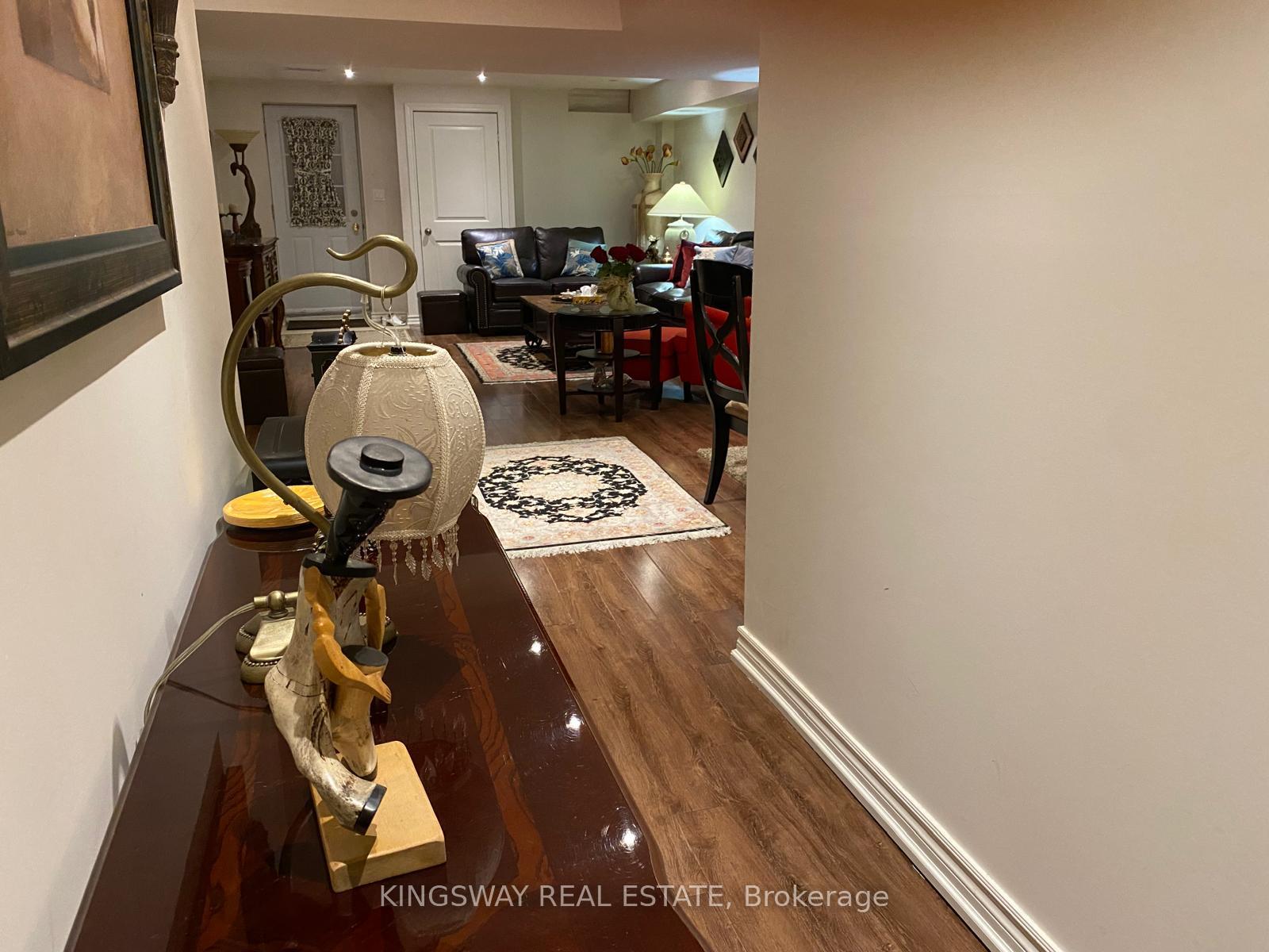 Photo 4 of 130 Bentwwod Crescent, Vaughan, Vellore Village — HOMEH