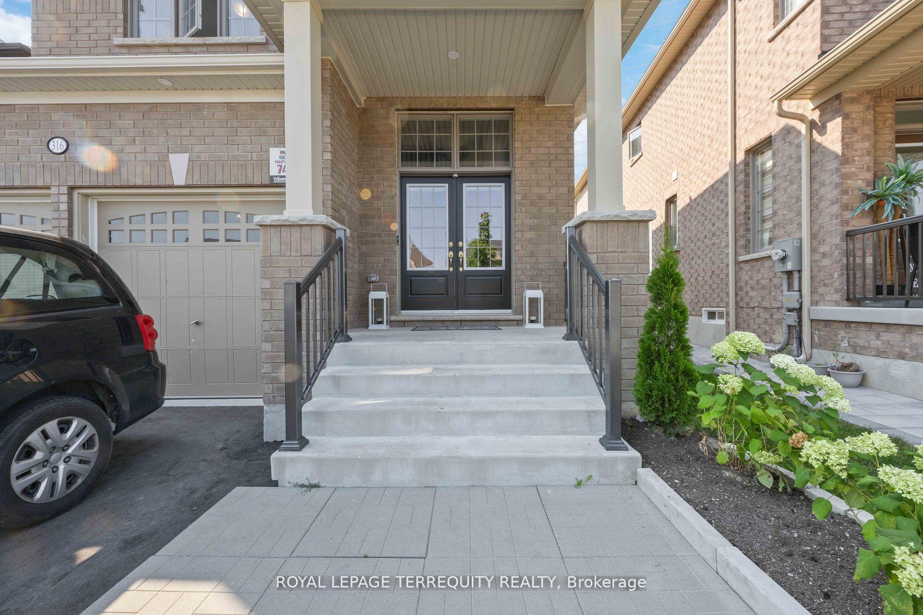 Photo 2 of 316 Windfields Farm Drive W, Oshawa, Windfields — HOMEH