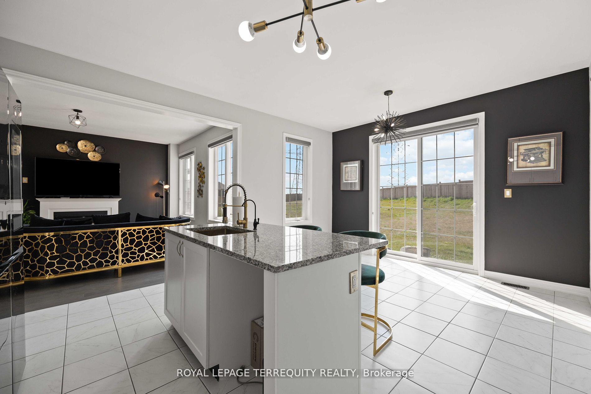 Photo 10 of 316 Windfields Farm Drive W, Oshawa, Windfields — HOMEH