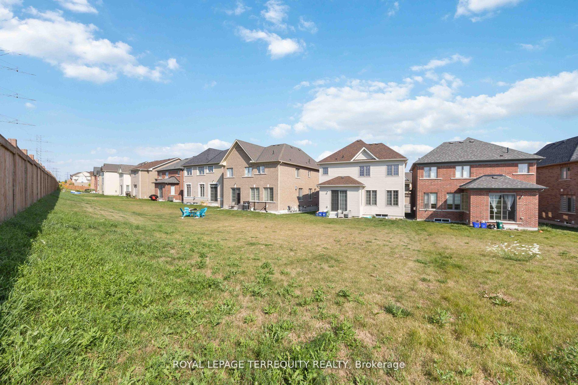 Photo 35 of 316 Windfields Farm Drive W, Oshawa, Windfields — HOMEH