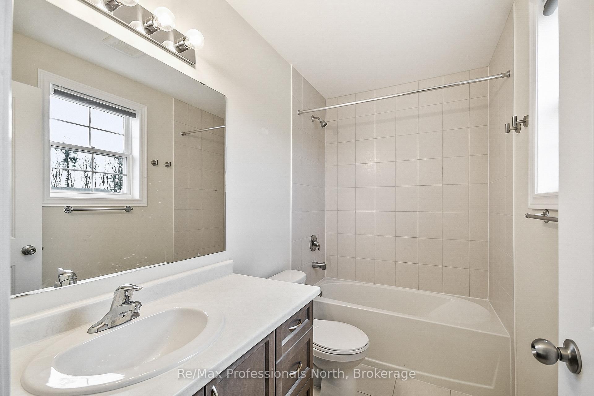 Photo 11 of 290 Daffodil Court, Gravenhurst, Muskoka (S) — HOMEH