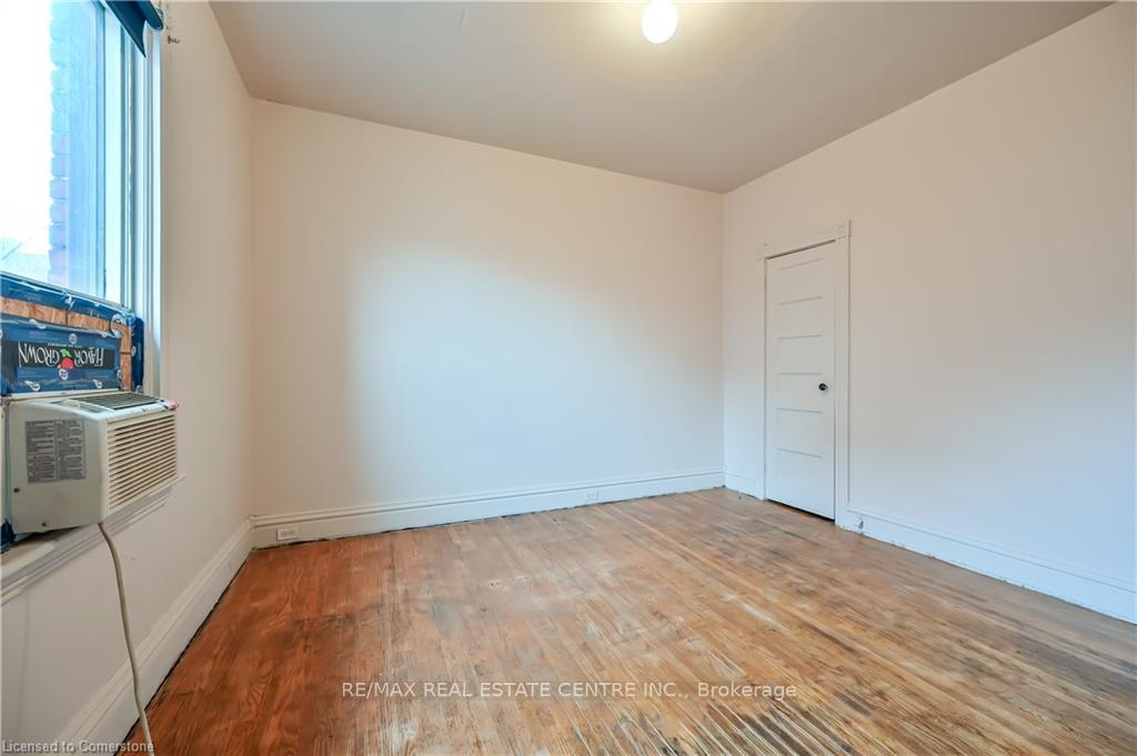 Photo 4 of 30 Cannon Street W, Hamilton, Central — HOMEH