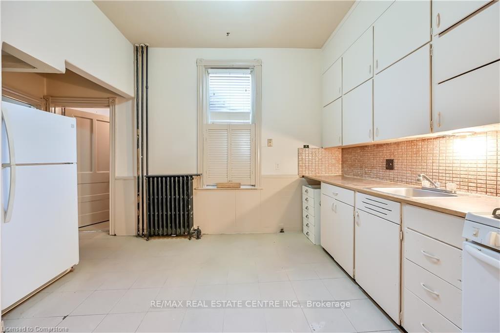 Photo 2 of 30 Cannon Street W, Hamilton, Central — HOMEH