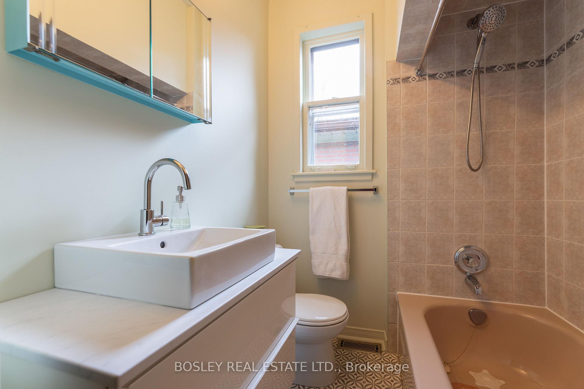 Photo 20 of 41 Winnifred Avenue, Toronto, South Riverdale — HOMEH