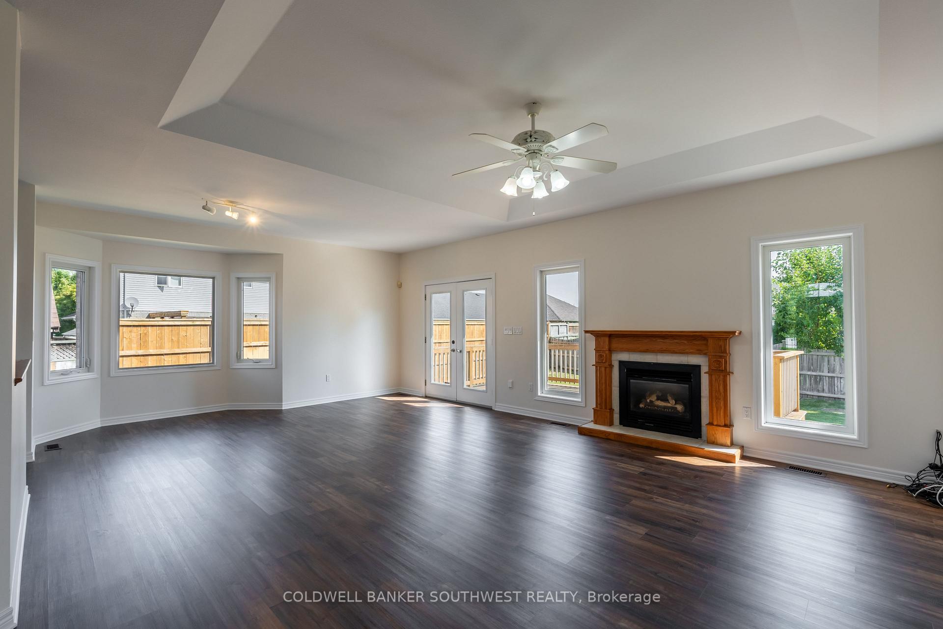 Photo 16 of 1062 Finch Drive E, Sarnia — HOMEH