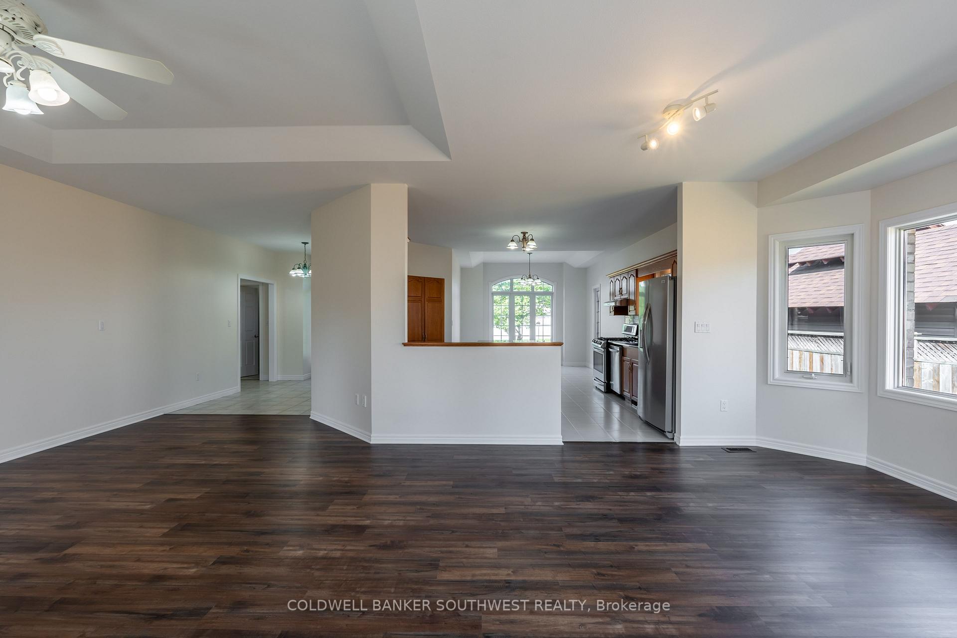Photo 6 of 1062 Finch Drive E, Sarnia — HOMEH