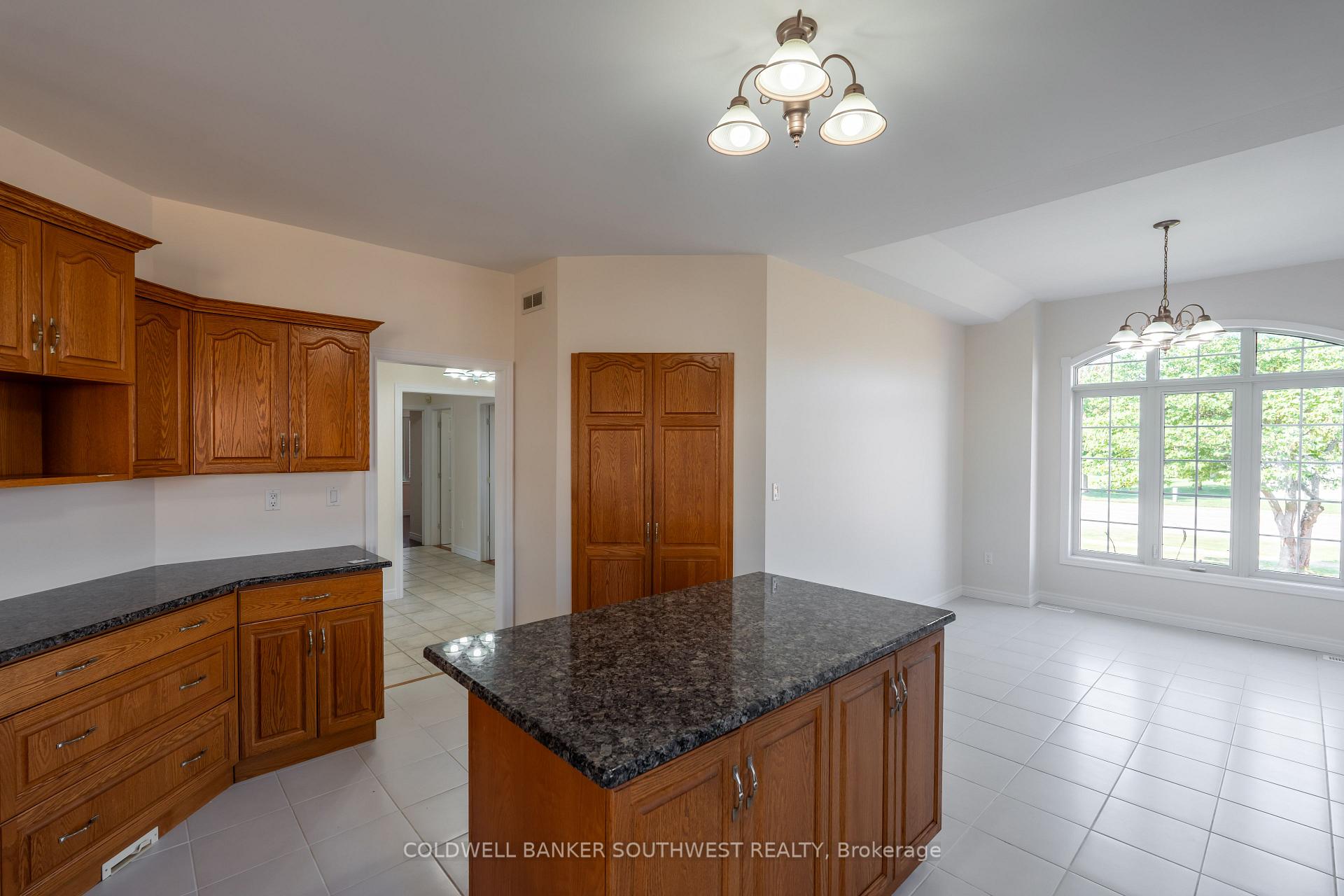 Photo 9 of 1062 Finch Drive E, Sarnia — HOMEH