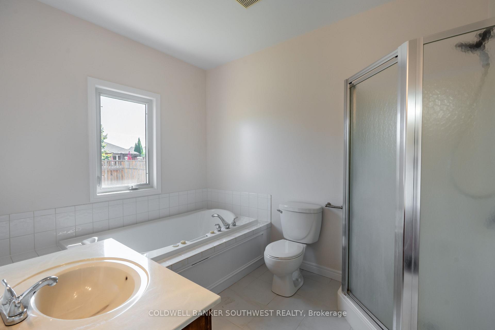 Photo 22 of 1062 Finch Drive E, Sarnia — HOMEH